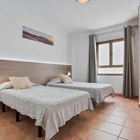 מלון דירות Ian's Dreams 3*